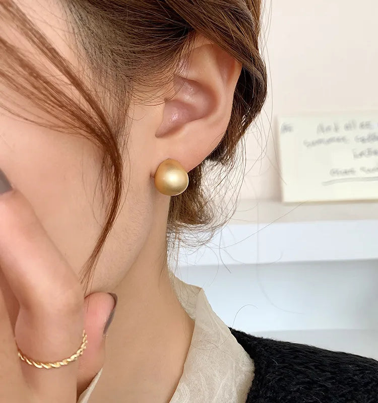 Tammie Stud Earrings